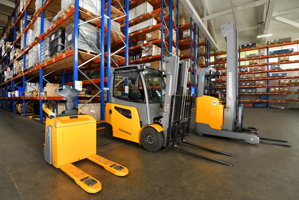 A Sustainable Future with Electric Warehouse Vehicles.
